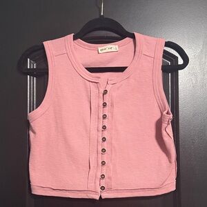 New In Pink Ribbed Button-Front crop